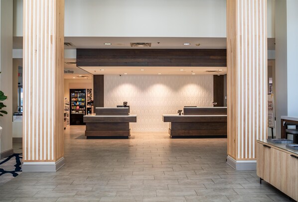 Lobby - Hilton Garden Inn Rochester Downtown, MN (Rochester)