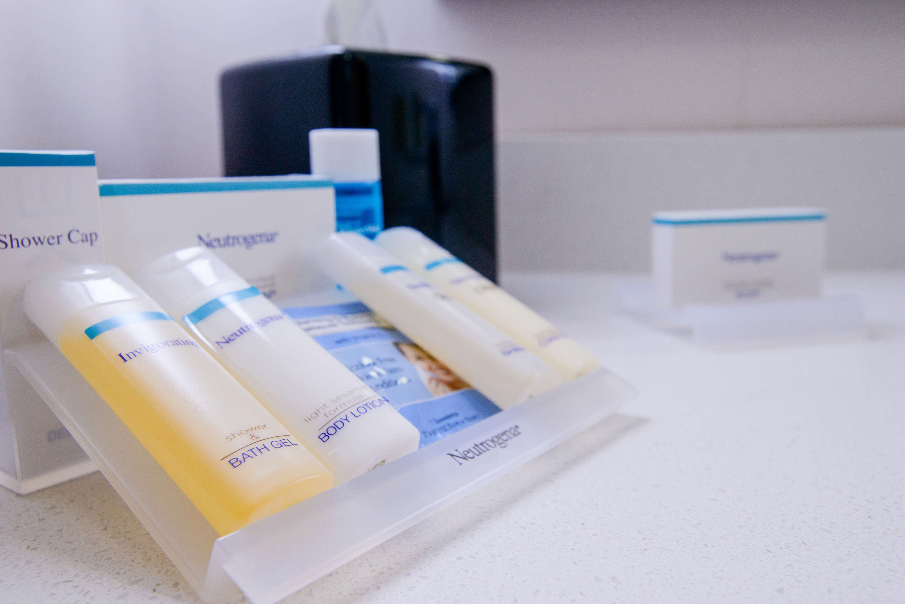 combined shower/bathtub, free toiletries, hair dryer, towels