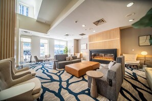 Lobby - Hilton Garden Inn Rochester Downtown, MN (Rochester)