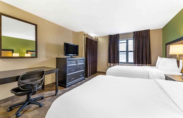 Studio, 2 Double Beds, Non Smoking | Desk, laptop workspace, iron/ironing board, free WiFi