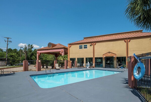 Seasonal outdoor pool