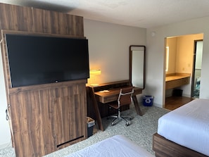 Suite, 2 Queen Beds, Non Smoking