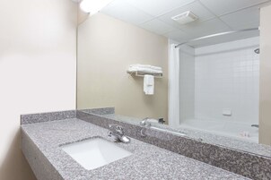 办公桌、熨斗/熨衣板、免费婴儿床、免费 WiFi