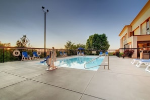 Outdoor pool, sun loungers