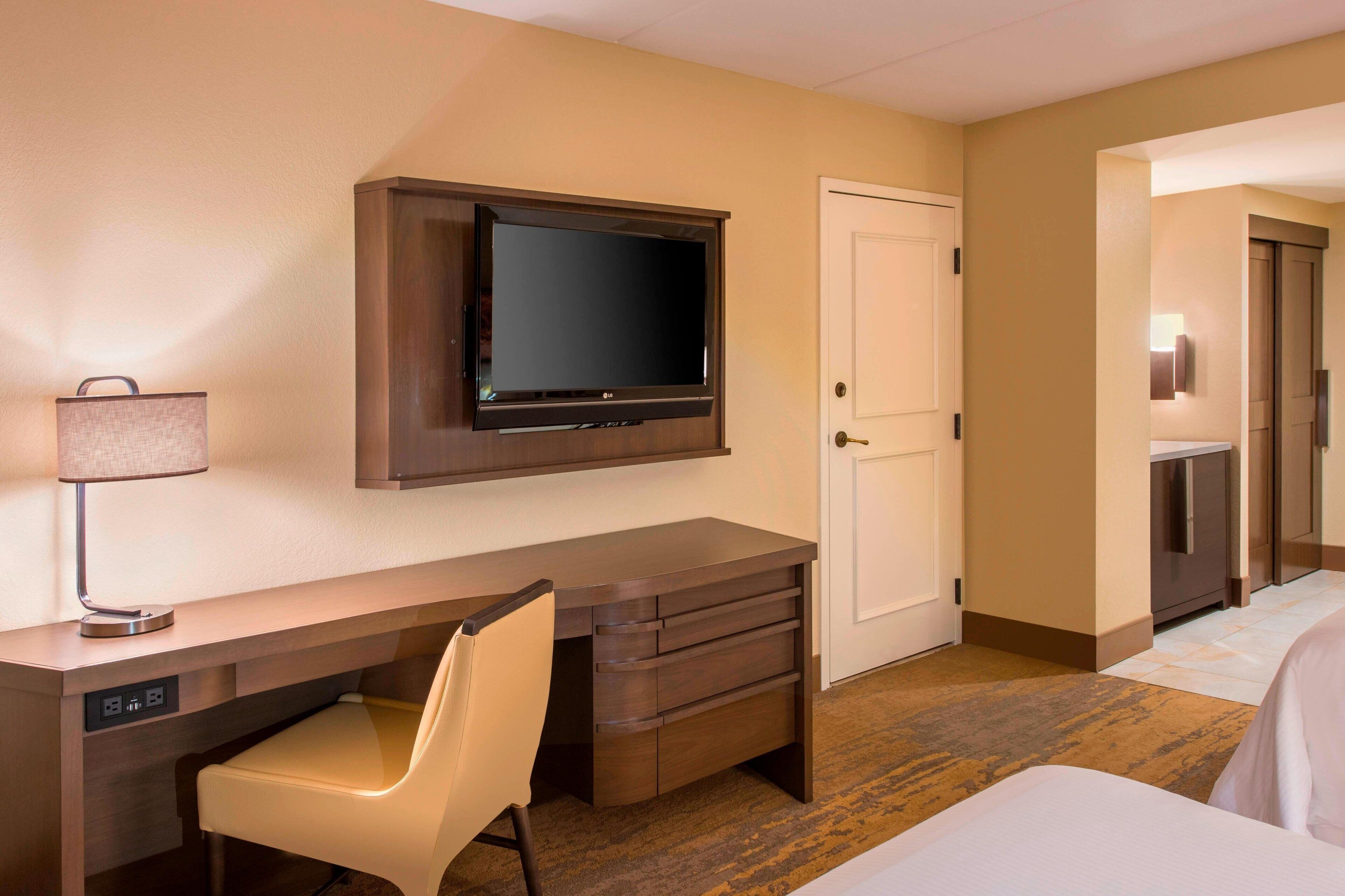 Premium bedding, in-room safe, desk, blackout curtains