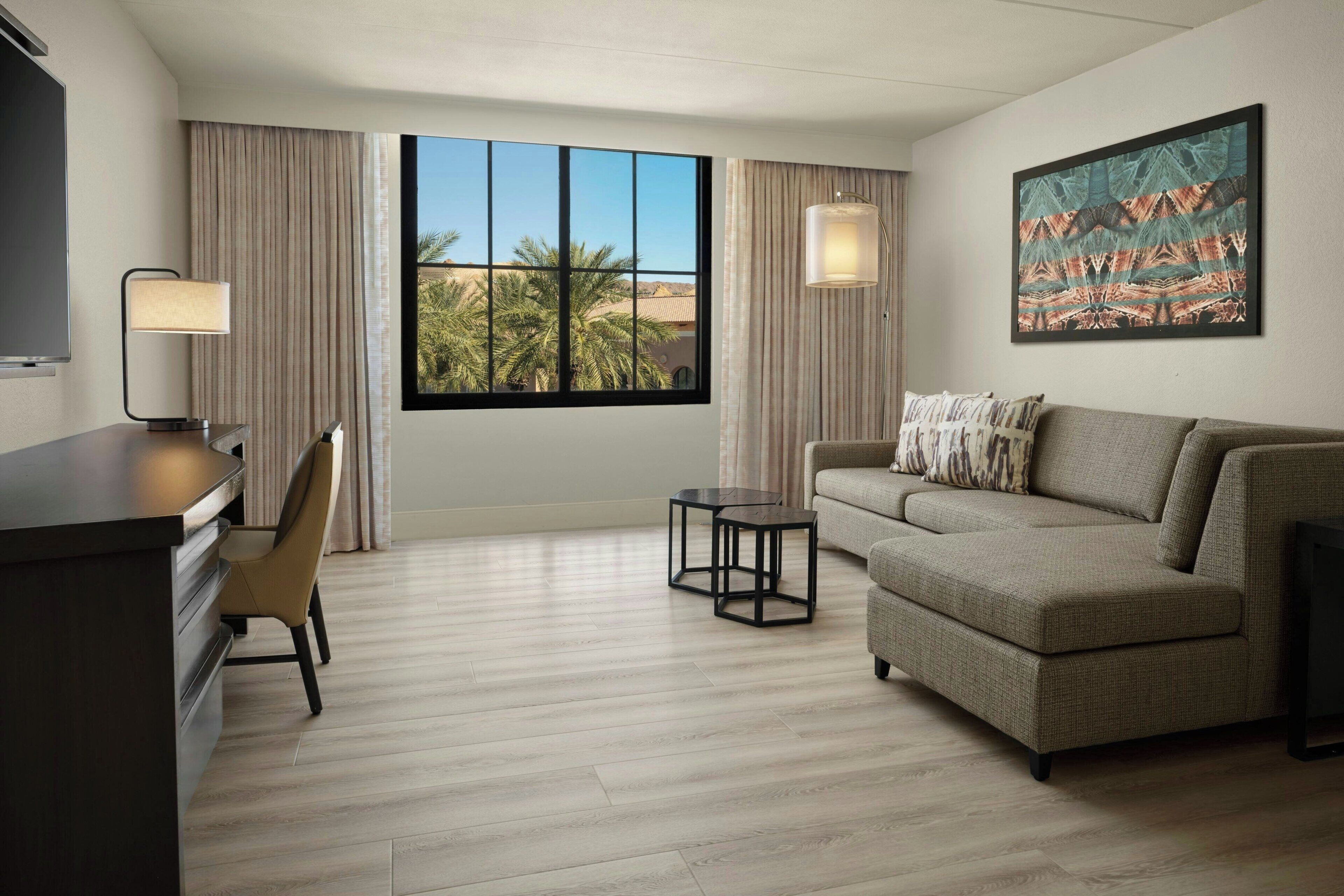 Suite, 1 habitación | Sala de estar | Televisión de pantalla plana, consola de videojuegos y tenis de mesa 