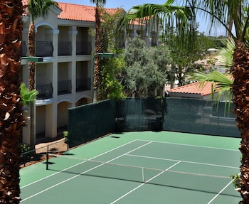 Tennis court at Club De Soleil All-Suite Resort