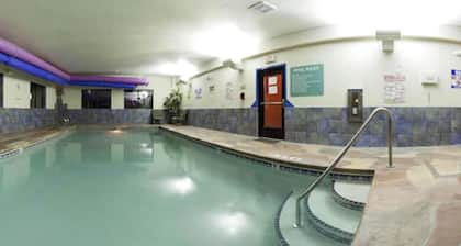 Holiday Inn Express Hotel & Suites Raton by IHG