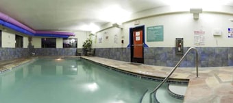 Holiday Inn Express Hotel & Suites Raton by IHG