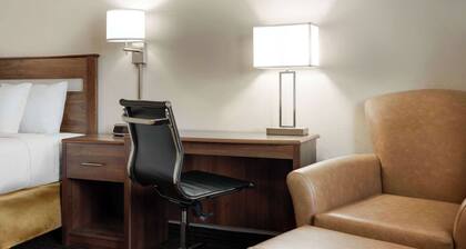 Travelodge by Wyndham Vaughn