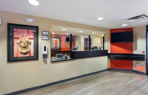 Lobby - Extended Stay America Suites Long Island Bethpage (Bethpage)