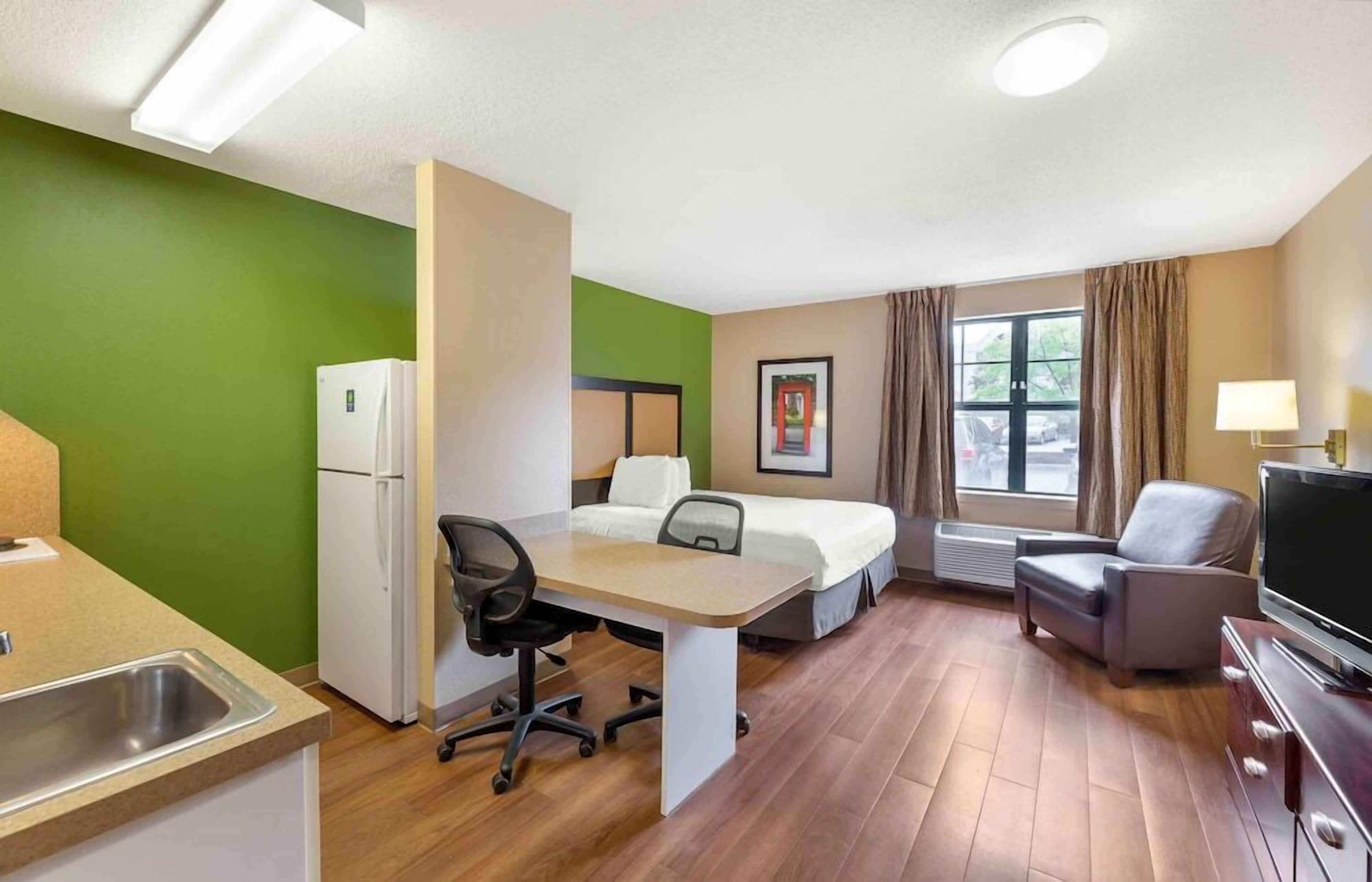 書桌、熨斗/熨衣板、免費無線上網、床單