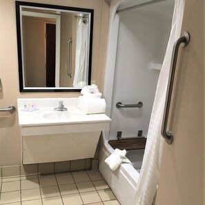 Combined shower/tub, hair dryer, towels - Comfort Inn & Suites Asheboro East (Asheboro)