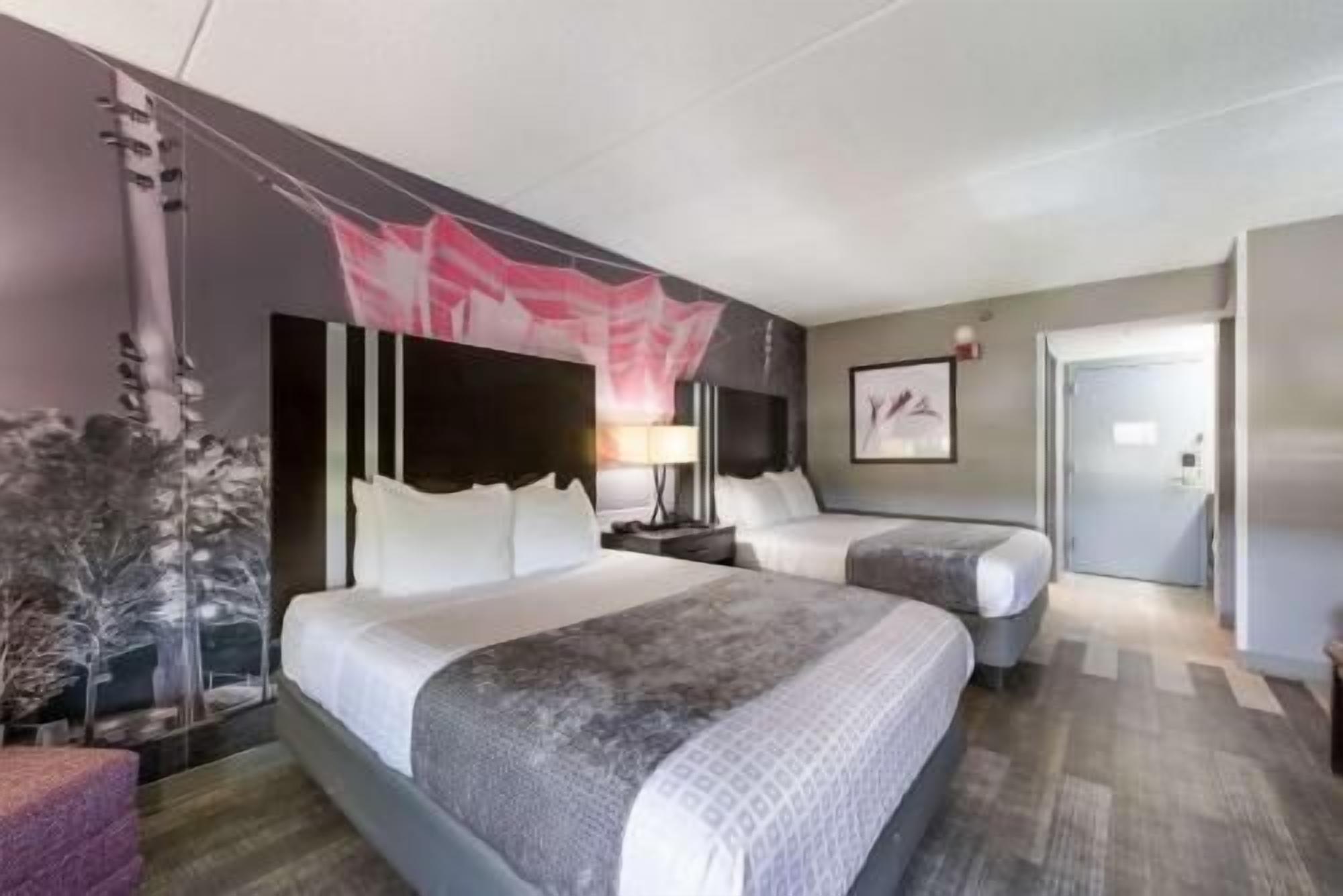 Ropa de cama de alta calidad y camas con pillow-top 