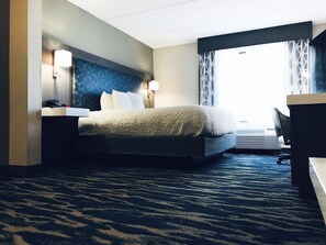 1 bedroom, pillow-top beds, desk, blackout curtains