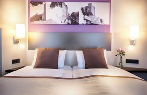 Escrivaninha, quartos à prova de som, ferros/tábuas de passar roupa