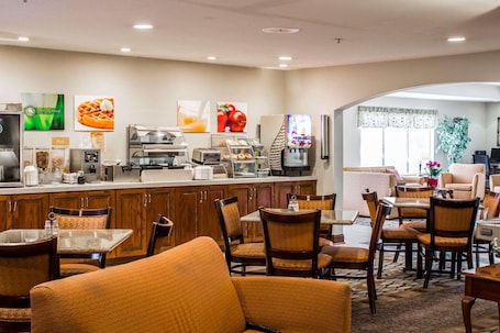Inbegriffenes Frühstücksbuffet. Quality Inn Fuquay Varina East