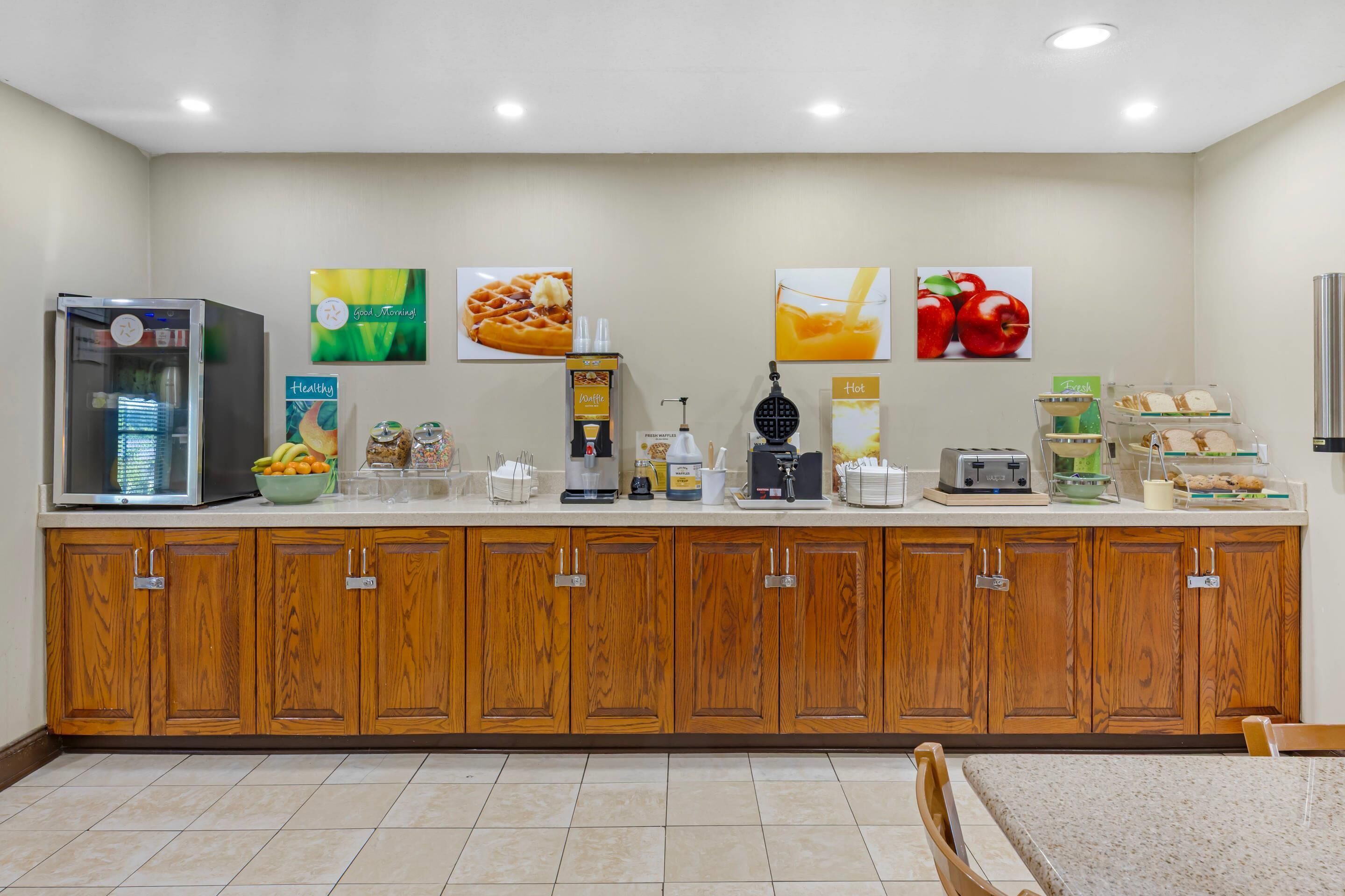 Free buffet breakfast 