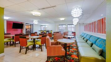 Sudah termasuk sarapan prasmanan setiap hari