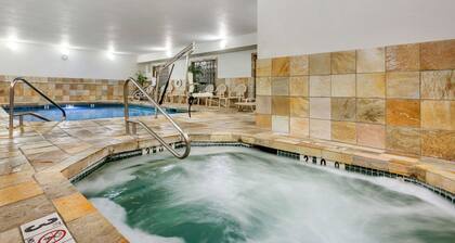 Clarion Pointe Medford