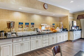Desayuno para llevar gratuito y diario