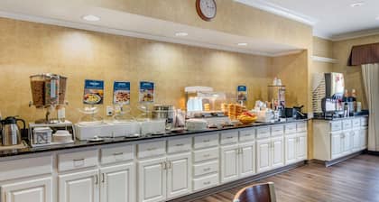 Clarion Pointe Medford