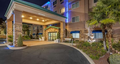 Clarion Pointe Medford