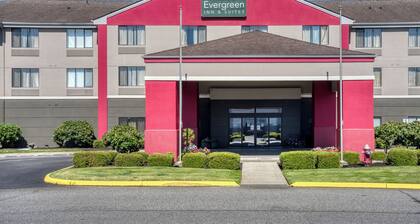 Evergreen Inn and Suites