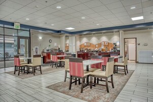 Free daily continental breakfast