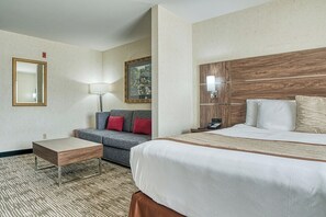 Executive Room, 1 King Bed with Sofa bed | Premium bedding, desk, laptop workspace, blackout drapes - Evergreen Inn and Suites (Monroe)