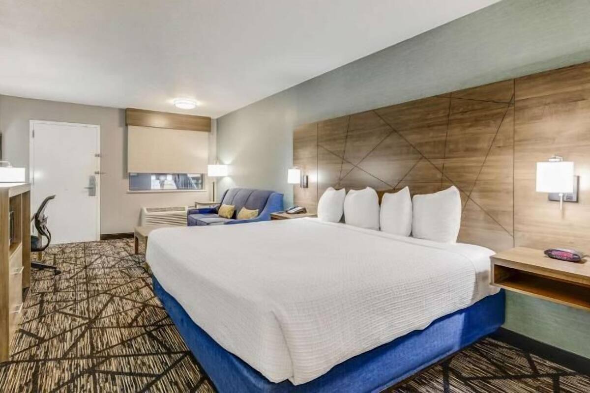 Ropa de cama de alta calidad y escritorio