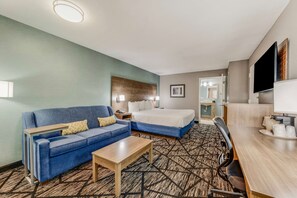 Premium bedding, desk, laptop workspace, iron/ironing board - Best Western Huntsville Inn & Suites (Huntsville)