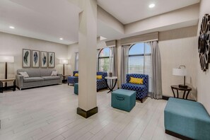 Lobby - Best Western Huntsville Inn & Suites (Huntsville)