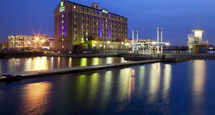 Holiday Inn Express Manchester - Salford Quays, an IHG Hotel