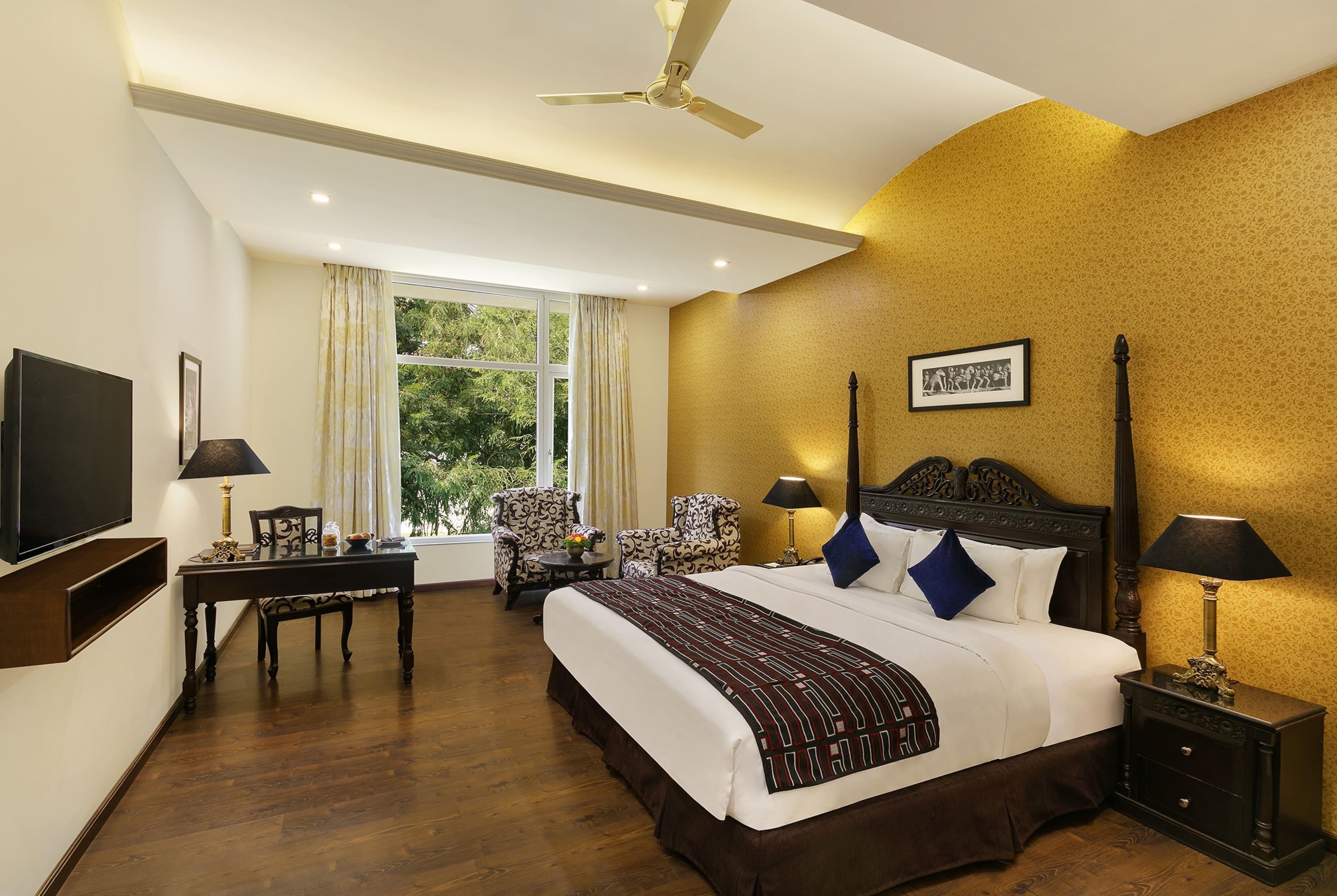Chambre Deluxe, 1 très grand lit (Super) | Minibar, coffre-fort, bureau, rideaux d’obscurcissement