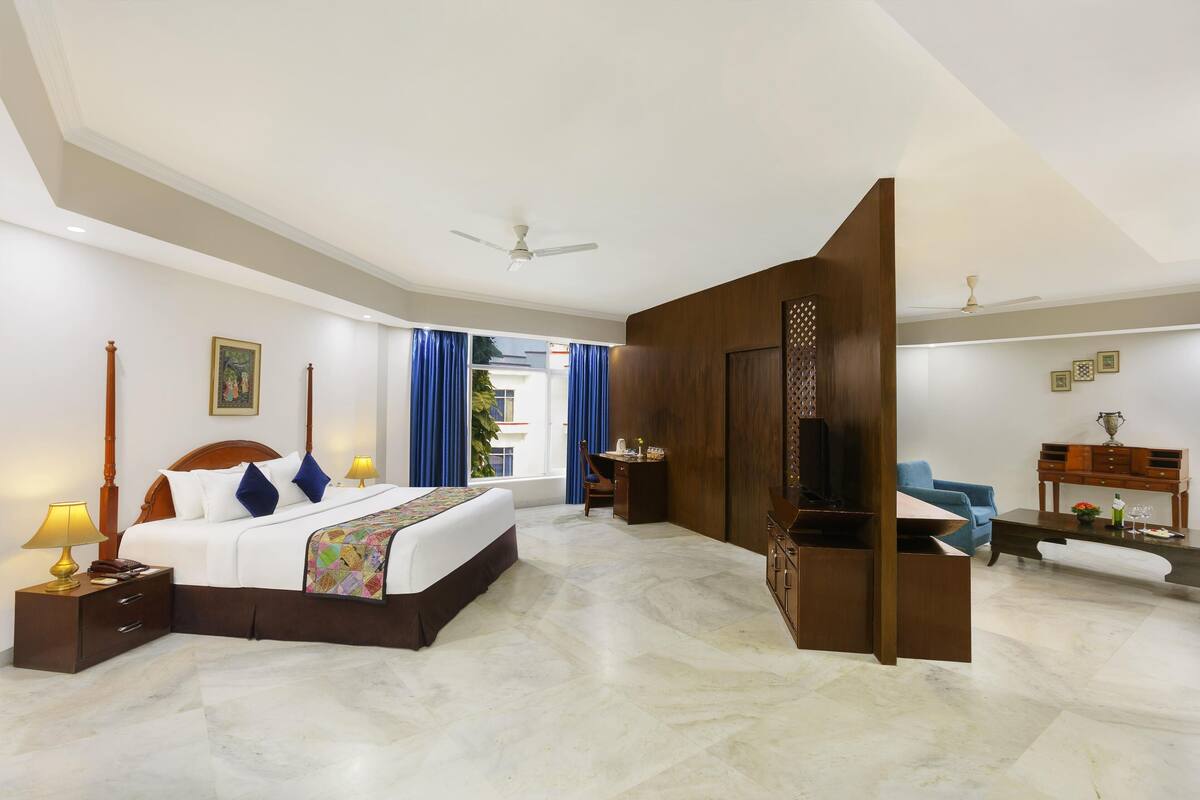 Phòng Suite, 1 giường cỡ king (Anantara) | Minibar, két bảo mật tại phòng, bàn, màn/rèm cản sáng 