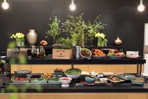 Daily buffet breakfast for a fee