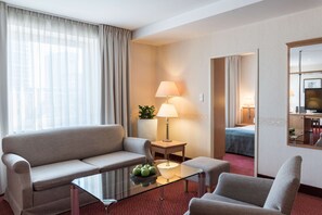 Premium bedding, in-room safe, desk, laptop workspace