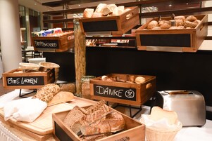Desayuno buffet todos los días (con cargo)