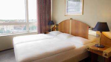 1 bedroom, hypo-allergenic bedding, free minibar, desk