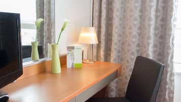 ๊ฐ์ค ๋ด ํธ์ ์์ค/์๋น์ค