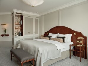 Deluxe Room, 1 King Bed