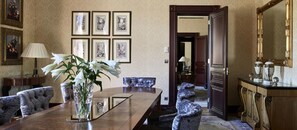 52-inch Smart TV with digital channels, heated floors - Hotel Kamp (Helsinki)