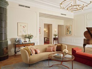 Suite (Sibelius) | Premium bedding, down duvets, minibar, in-room safe