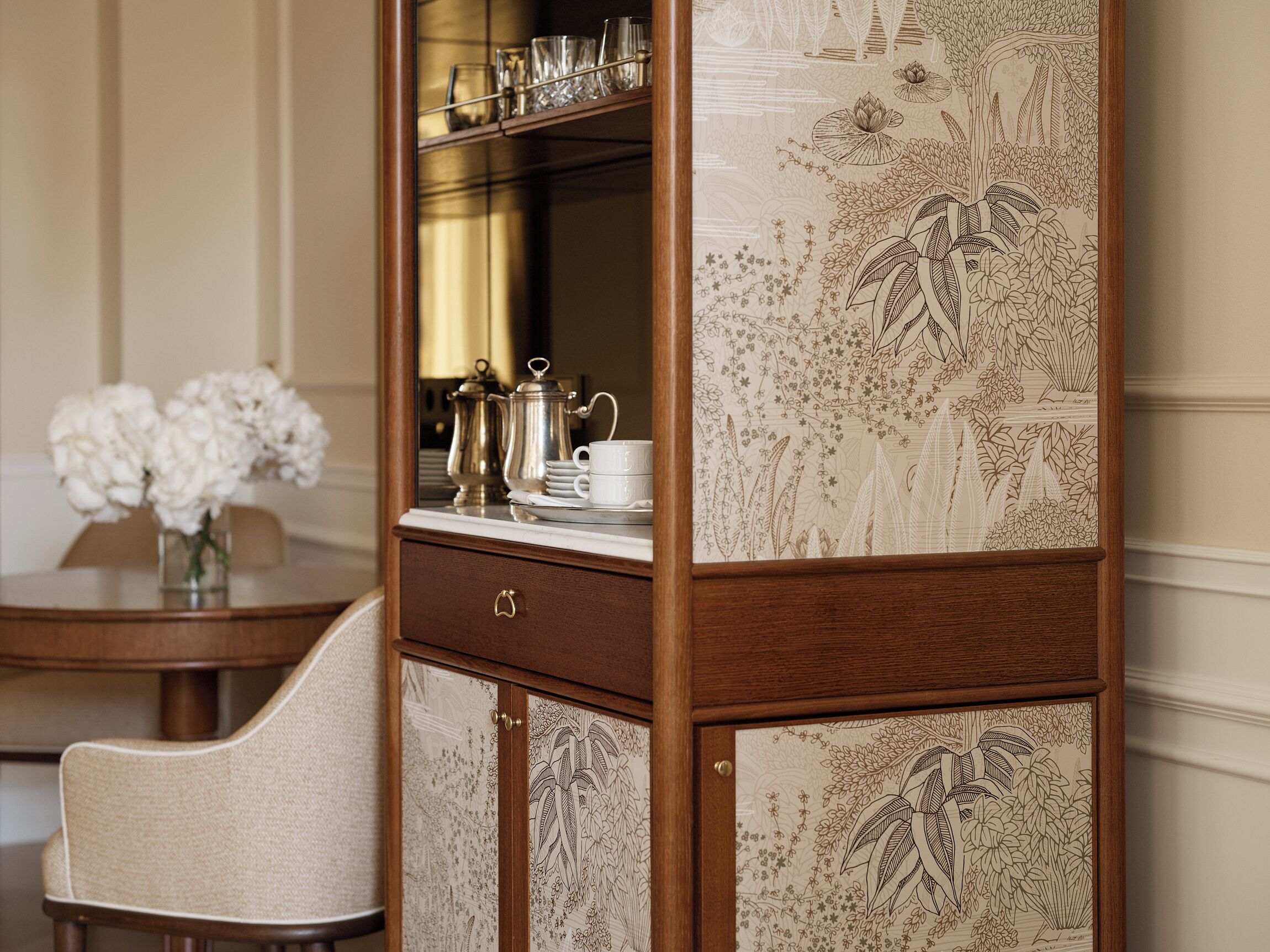 executive suite, 1 bedroom | 1 bedroom, premium bedding, down duvets, minibar