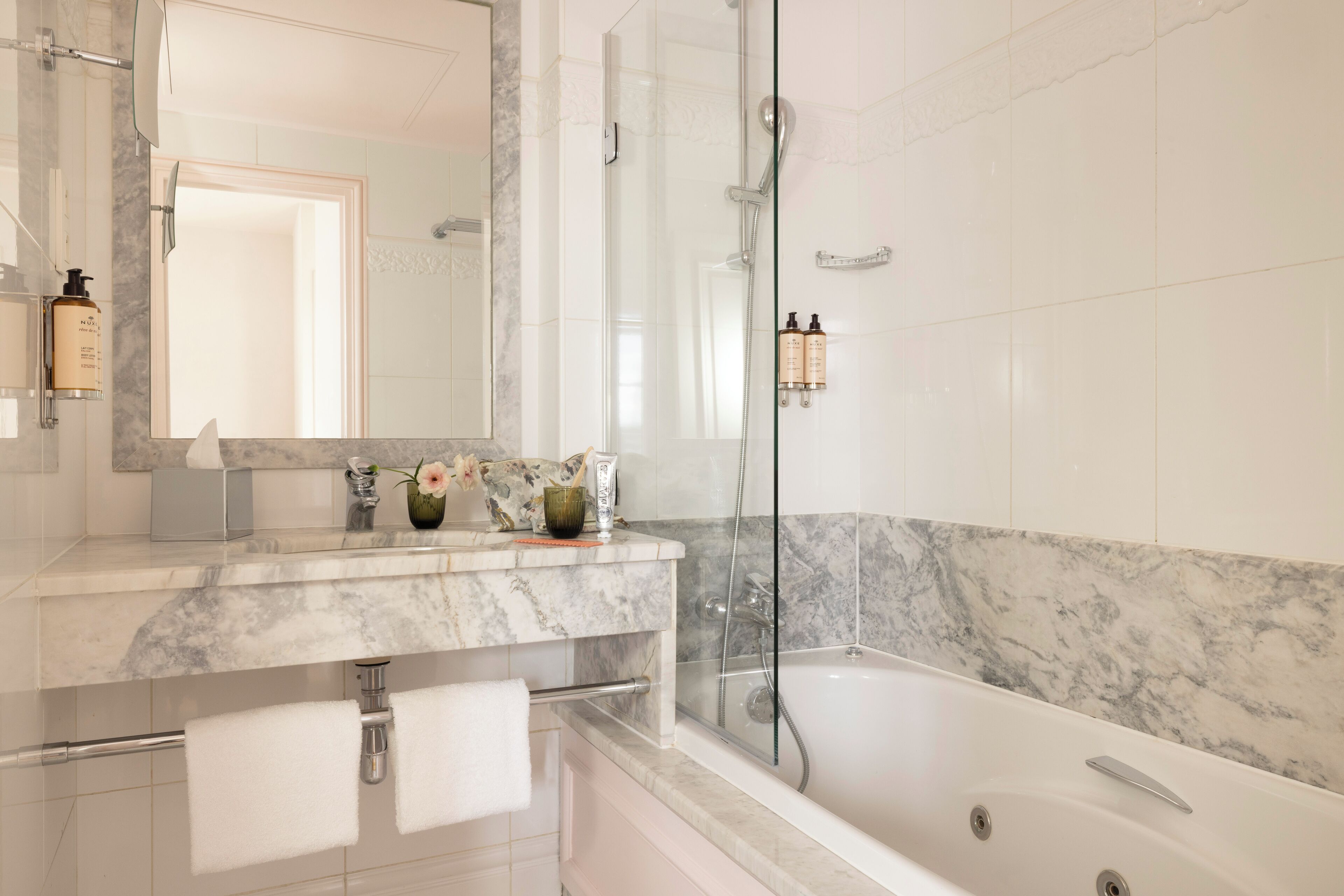 Photo - Hôtel Le Lavoisier & Spa