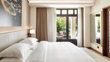 Regency, Suite, 1 King Bed | Premium bedding, in-room safe, desk, blackout curtains