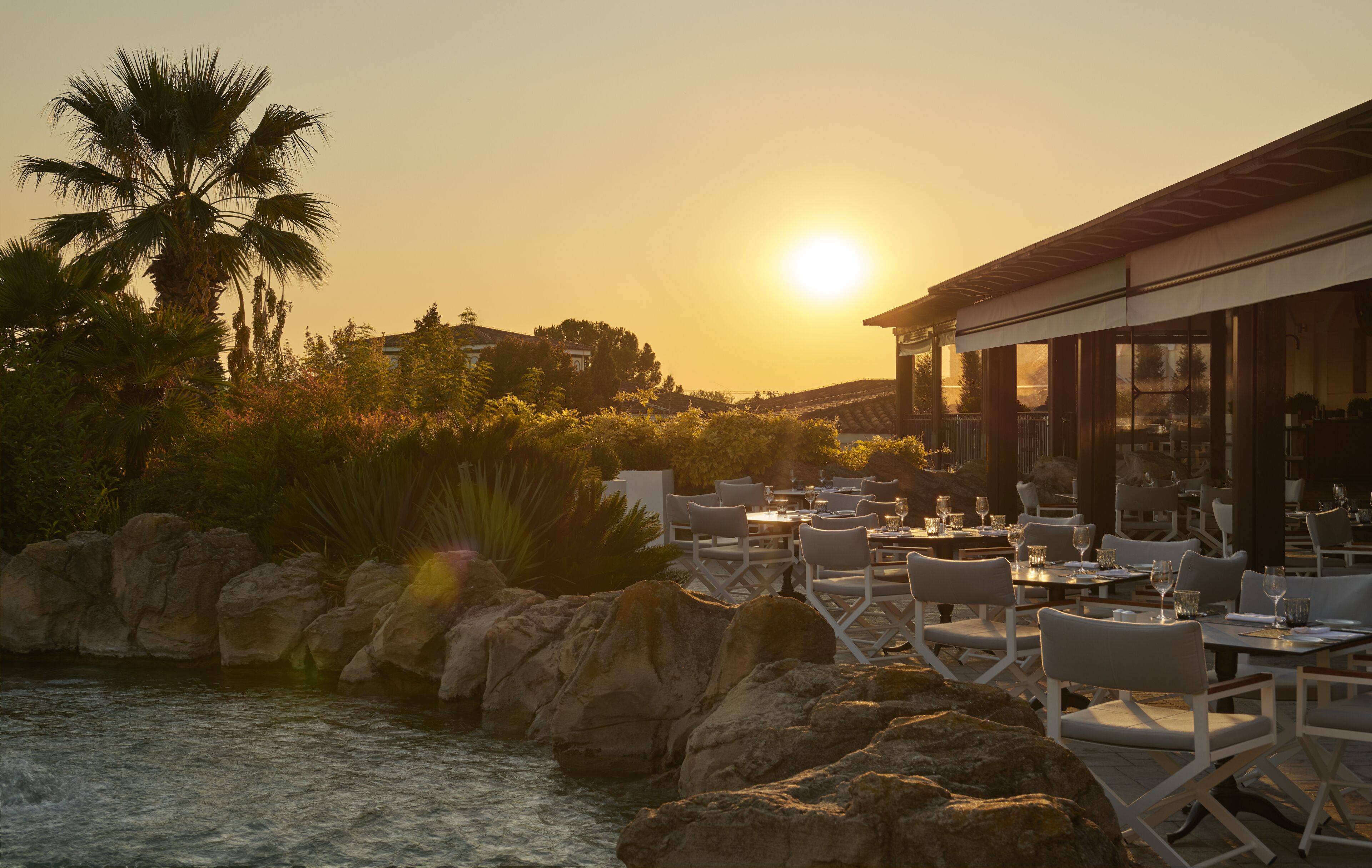 2 restauranter, frokost serveres