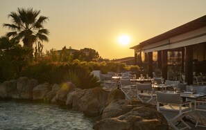 2 restaurants, breakfast served - Hyatt Regency Thessaloniki (Thermi)