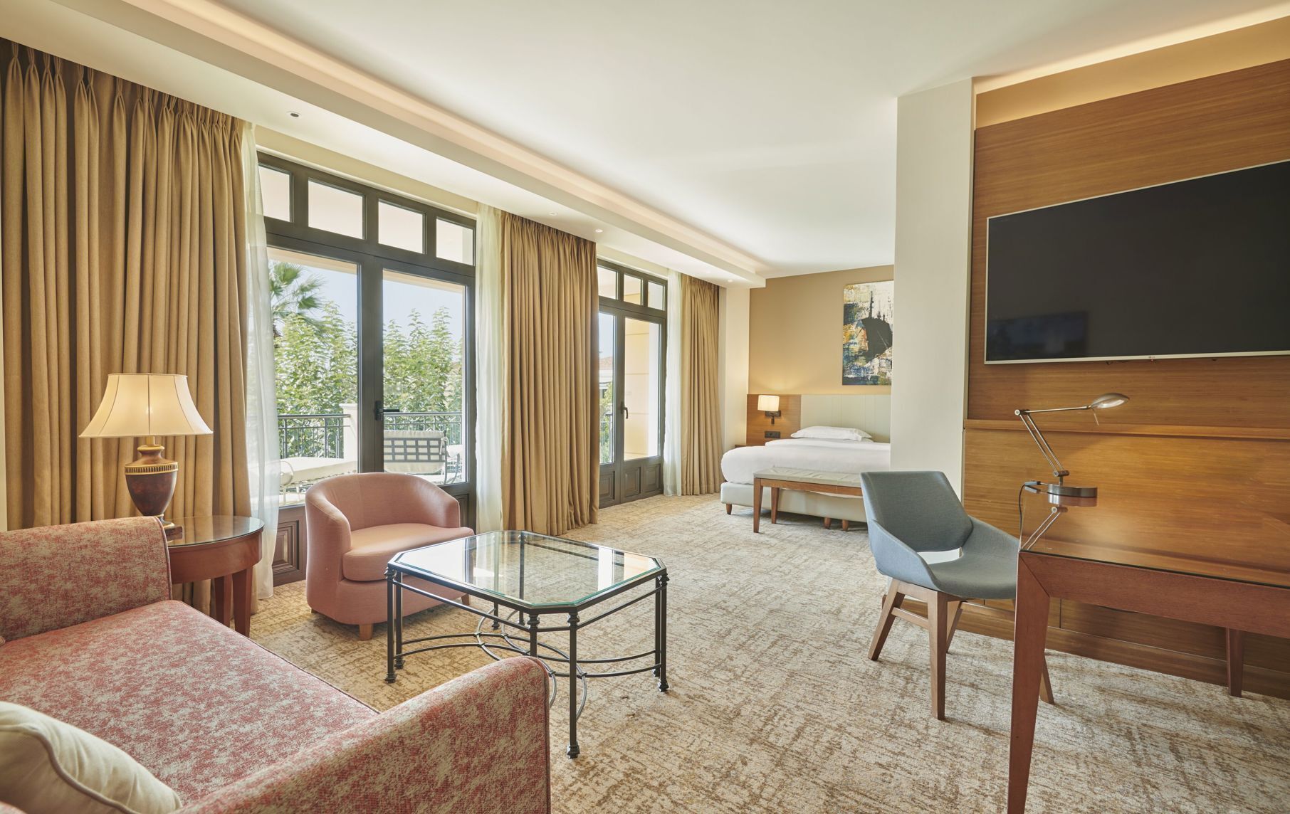 Premium bedding, in-room safe, desk, blackout curtains